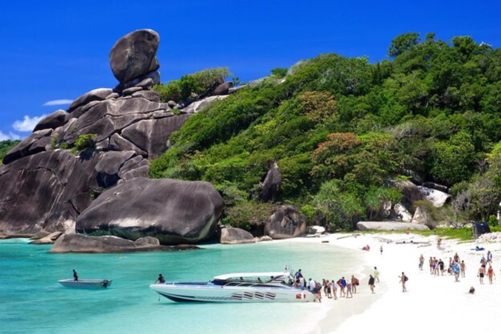 iles similan
