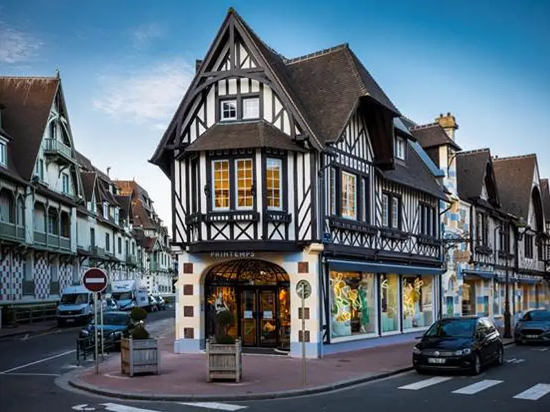 Faire du shopping dans les boutiques de luxe Deauville