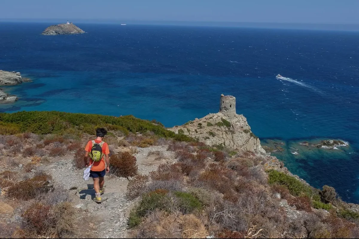 Randonnée sur le sentier des douaniers à Bastia