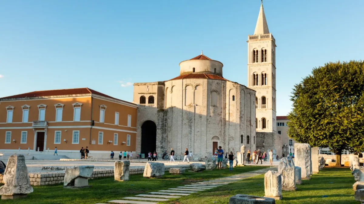 Explorer la vieille ville et ses remparts