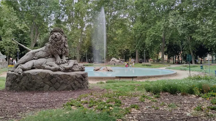 Se détendre dans le parc de la Montagnola 1