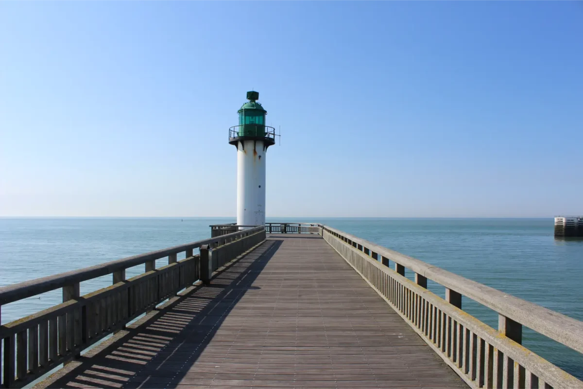 Se promener sur la jetée de Calais