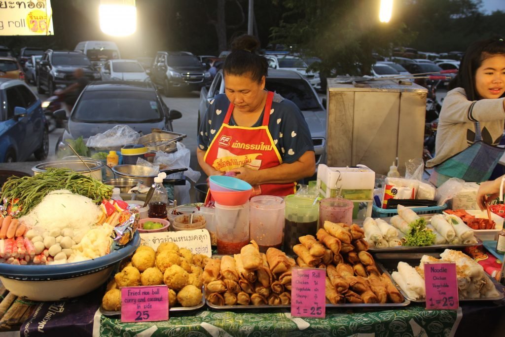 cuisine locale sur les marchés nocturnes de Koh Samui
