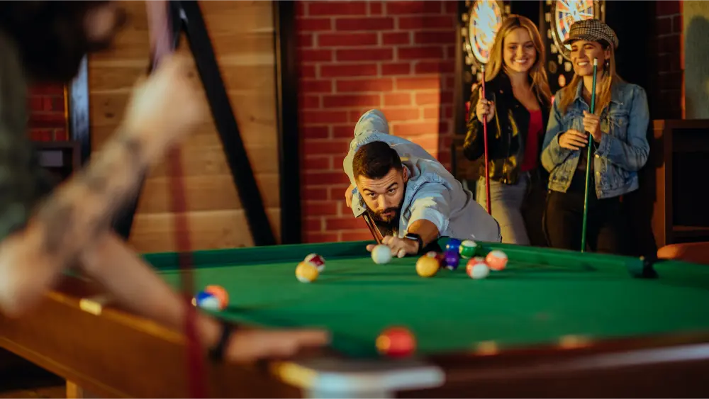 Se divertir dans un bar à jeux