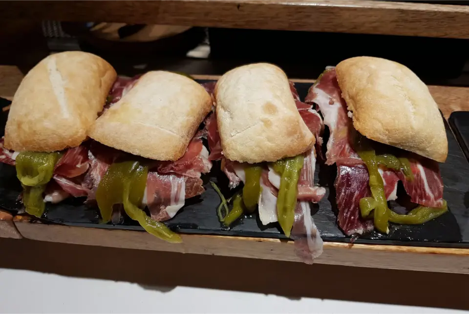 Déguster des tapas dans le quartier de Santa Catalina(1)