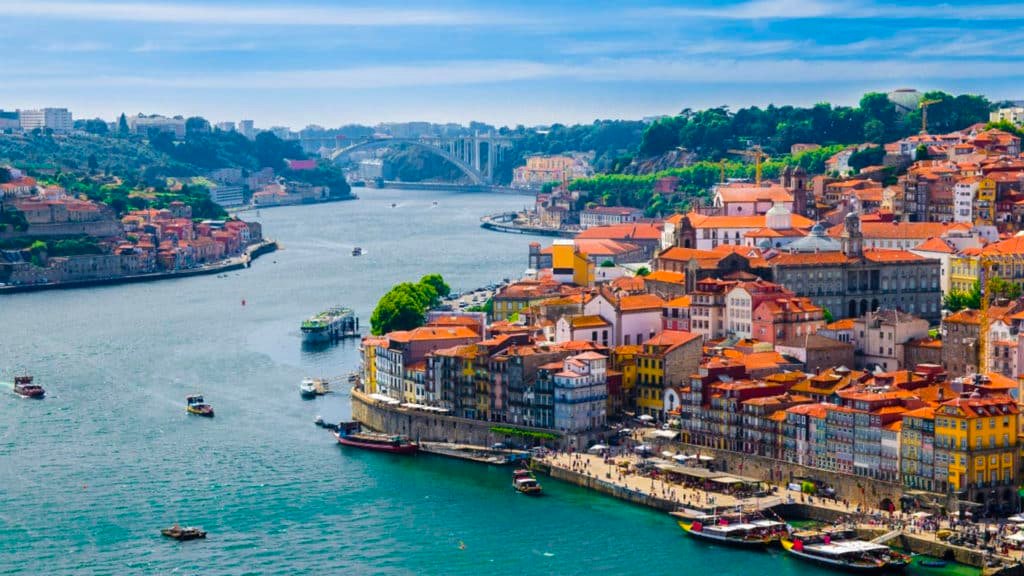 Peut on vraiment vivre avec 1000 euros par mois au Portugal