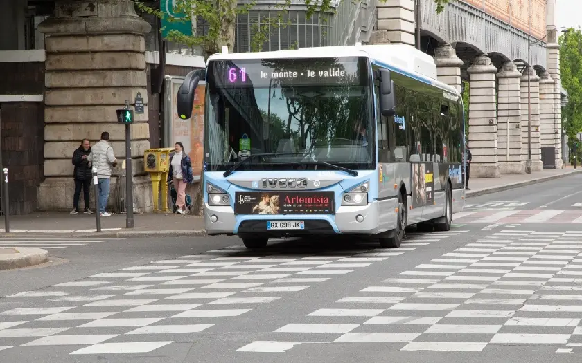 Quels sont les transports disponibles autour de Maison Blanche