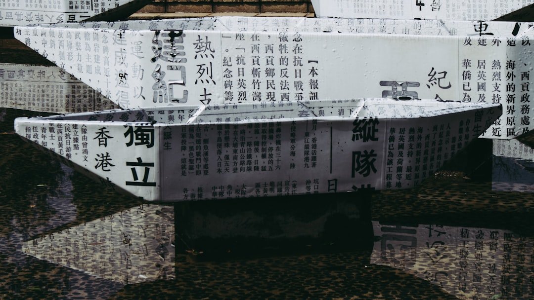 découvrez le calendrier chinois : ses cycles lunaires, ses signes astrologiques et ses fêtes traditionnelles uniques.