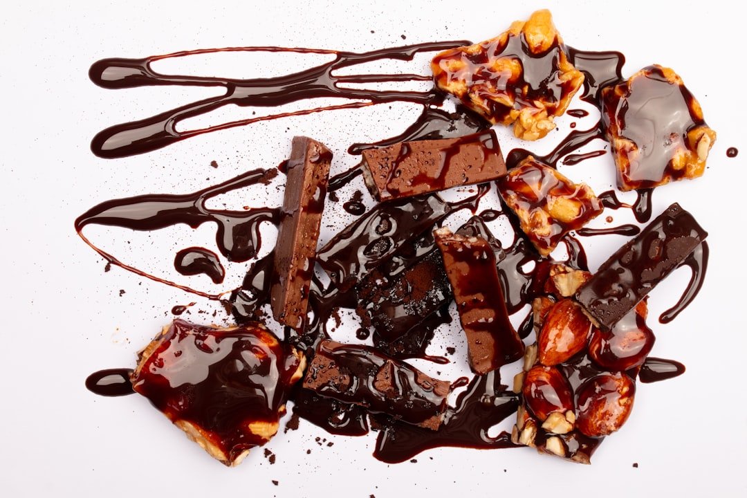 découvrez notre délicieux chocolate crumble, un dessert gourmand alliant une base croustillante et un cœur fondant au chocolat, parfait pour toutes les occasions.