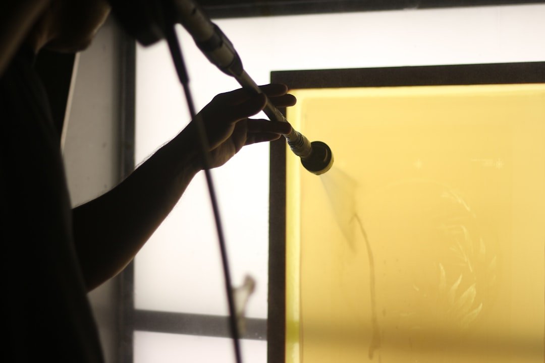 découvrez les méthodes d'extraction de l'huile d'olive pour obtenir une huile pure et de qualité, du pressage traditionnel à l'extraction moderne.