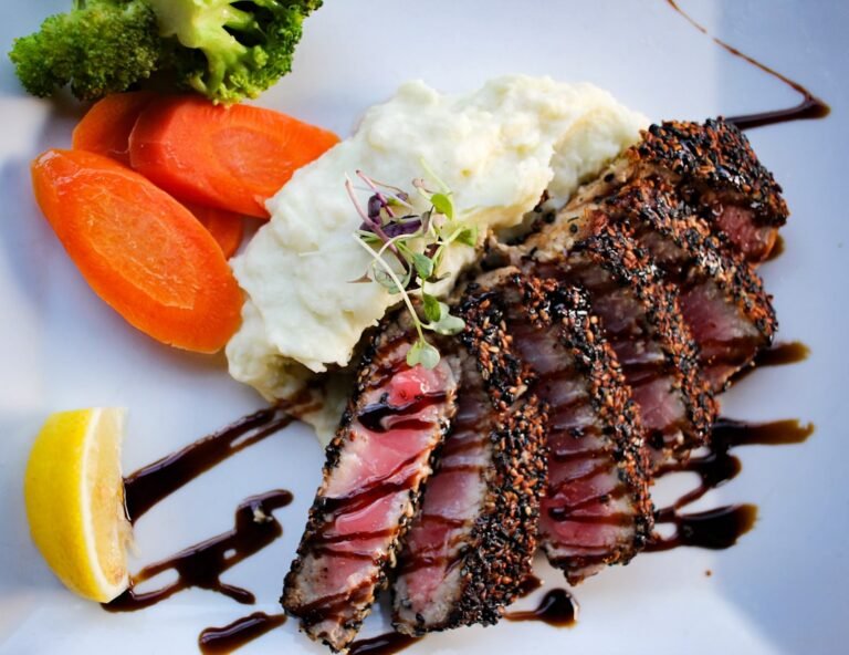 découvrez comment préparer le steak de côte de bœuf parfait, grillé à la perfection pour une saveur succulente et une tendreté inégalée.