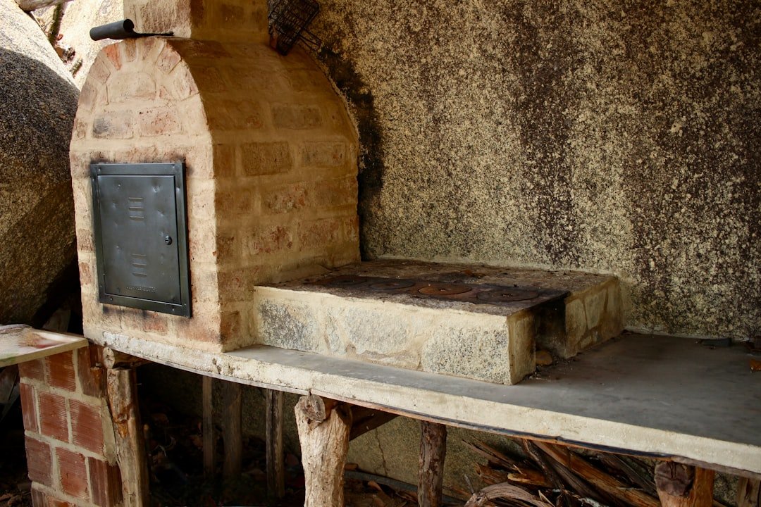 découvrez nos conseils et astuces pour la construction de votre barbecue personnalisé, alliant fonctionnalité et design pour vos repas en plein air.