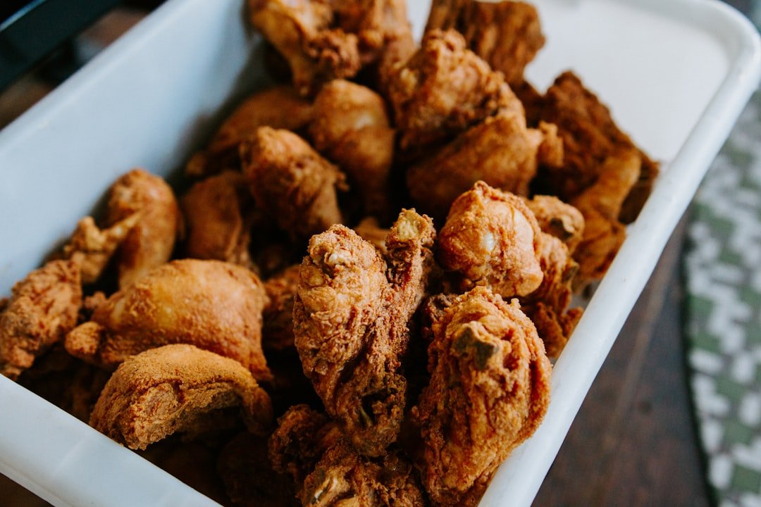 recette savoureuse et facile de poulet croustillant à la friteuse à air, pour un plat sain et rapide à préparer.
