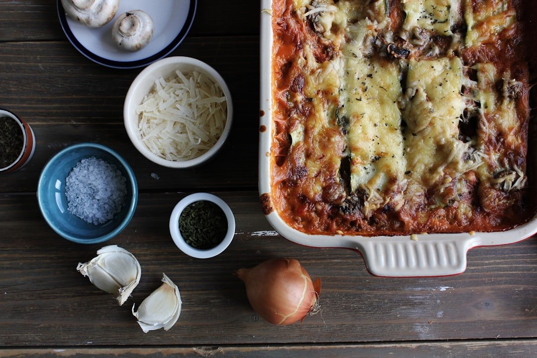 découvrez une délicieuse recette de cannellonis à la viande hachée, facile à préparer et parfaite pour un repas savoureux en famille.