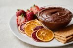 découvrez comment préparer une délicieuse sauce au chocolat maison, parfaite pour accompagner vos desserts et ravir vos papilles.