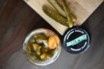 découvrez pickle crunch, une délicieuse collation croquante au goût unique de cornichon, parfaite pour tous les amateurs de saveurs originales.