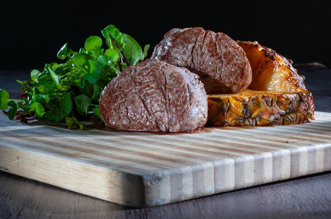 découvrez la recette savoureuse des joues de porc, une viande tendre et parfumée idéale pour des plats gourmands et réconfortants.