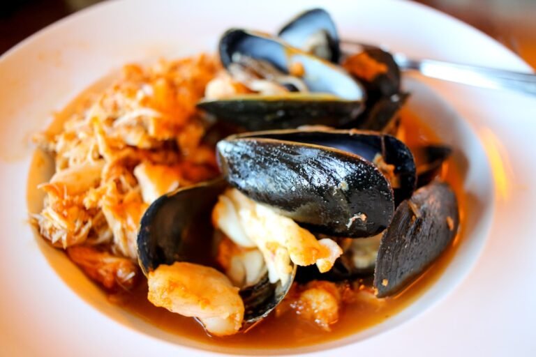 découvrez notre recette unique de choucroute aux fruits de mer, alliant tradition alsacienne et saveurs marines pour un plat délicieux et original.