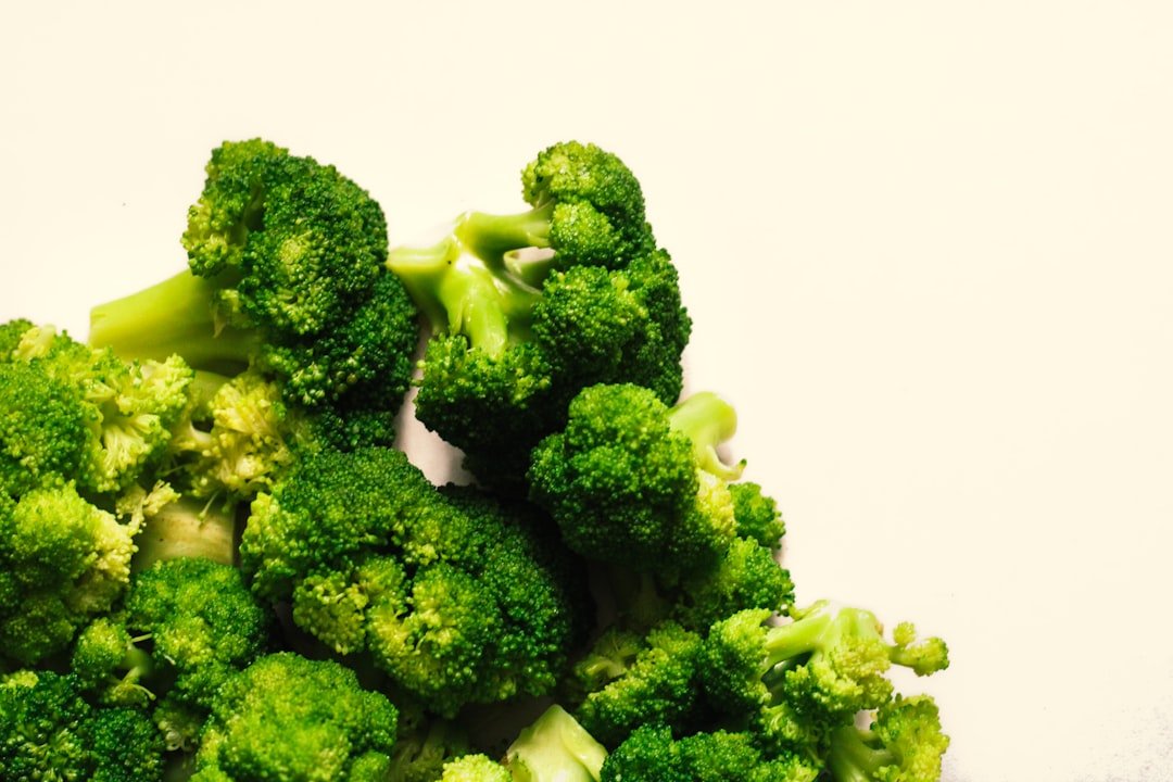 découvrez comment préparer du brocoli vapeur, une méthode saine et rapide pour conserver toutes les vitamines et saveurs de ce légume nutritif.
