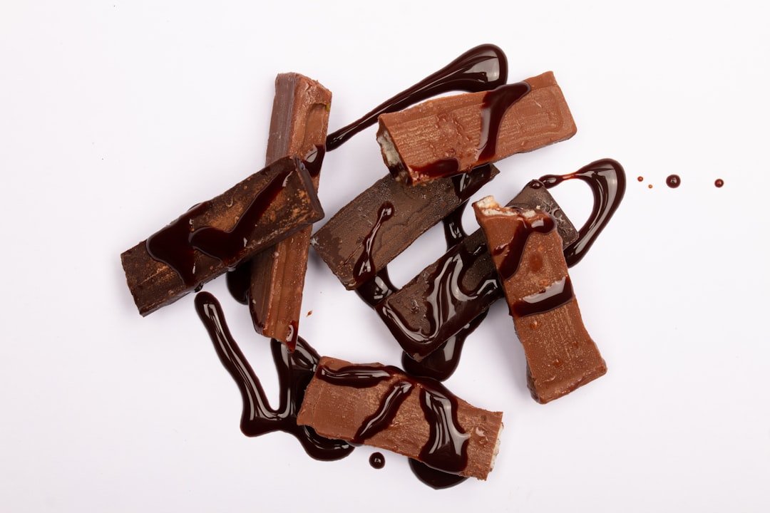 découvrez la recette ultime de sauce au chocolat, riche, onctueuse et parfaite pour accompagner tous vos desserts préférés.