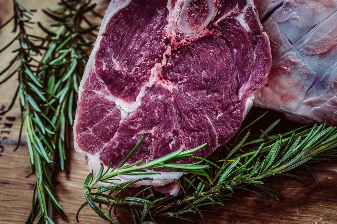 découvrez nos recettes savoureuses à base de jarret de bœuf, parfaites pour des plats mijotés riches en saveurs et faciles à préparer.