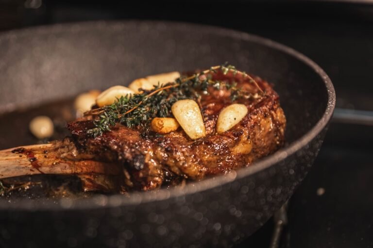 découvrez des recettes savoureuses à base de jarret de bœuf, parfaites pour des plats mijotés riches en goût et en tendreté.