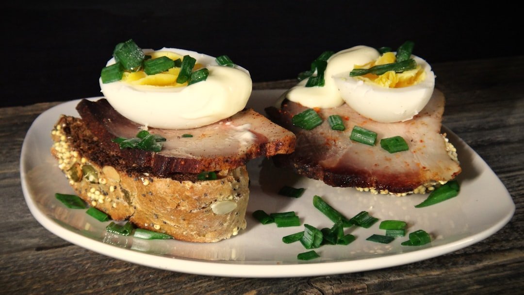 découvrez notre recette facile et rapide de mayonnaise maison, idéale pour accompagner vos plats et relever vos saveurs avec une sauce crémeuse et savoureuse.