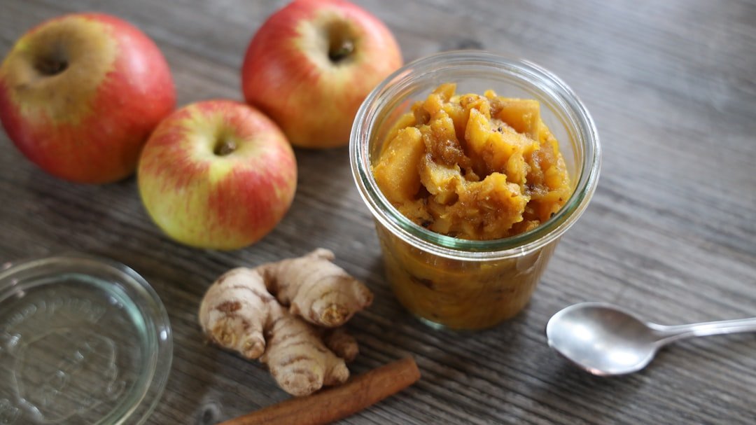 découvrez comment préserver efficacement votre compote de pommes maison pour en conserver toute la saveur et la fraîcheur plus longtemps.