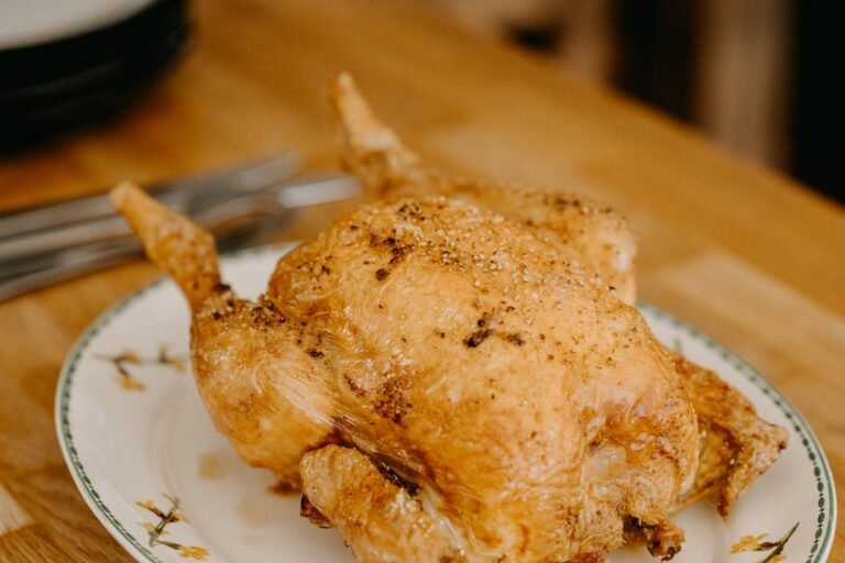 découvrez le temps de cuisson parfait pour un poulet entier à la friteuse à air afin d'obtenir une viande juteuse et croustillante.