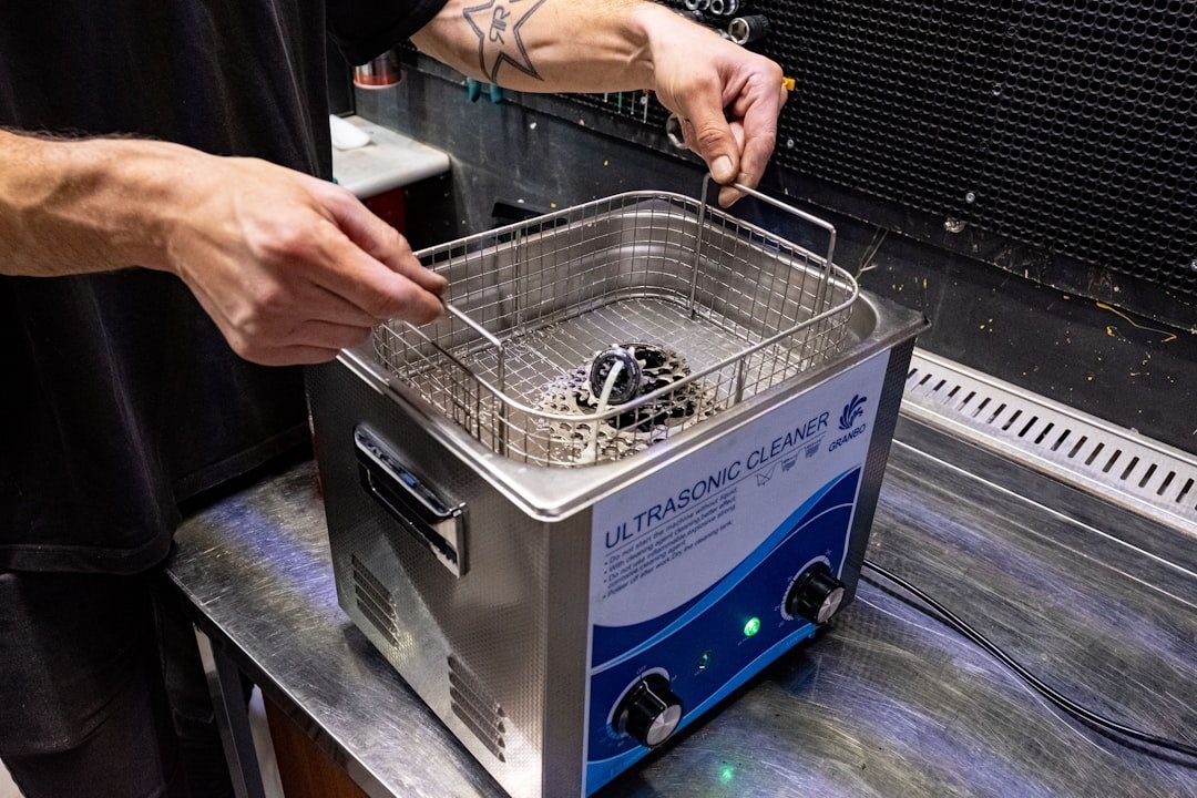 découvrez l'air fryer, l'appareil de cuisson révolutionnaire qui permet de préparer des plats croustillants et savoureux avec peu ou pas d'huile, pour une cuisine saine et rapide.
