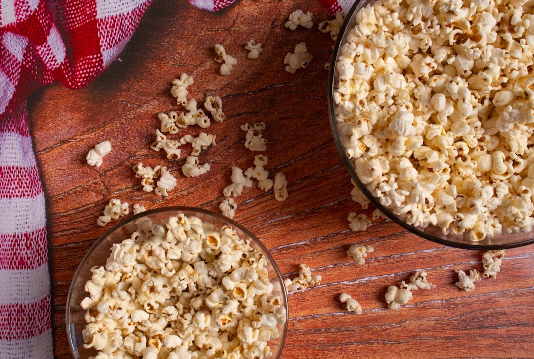 découvrez comment préparer du popcorn croustillant et sain avec une friteuse à air. recette simple et rapide pour un snack léger et savoureux.