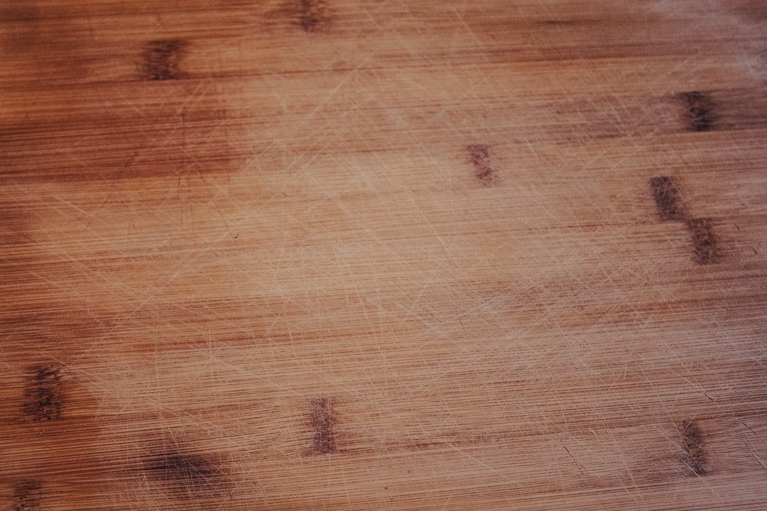 découvrez notre planche à découper de haute qualité, idéale pour préparer vos repas en toute sécurité et avec style. parfaite pour une cuisine pratique et élégante.