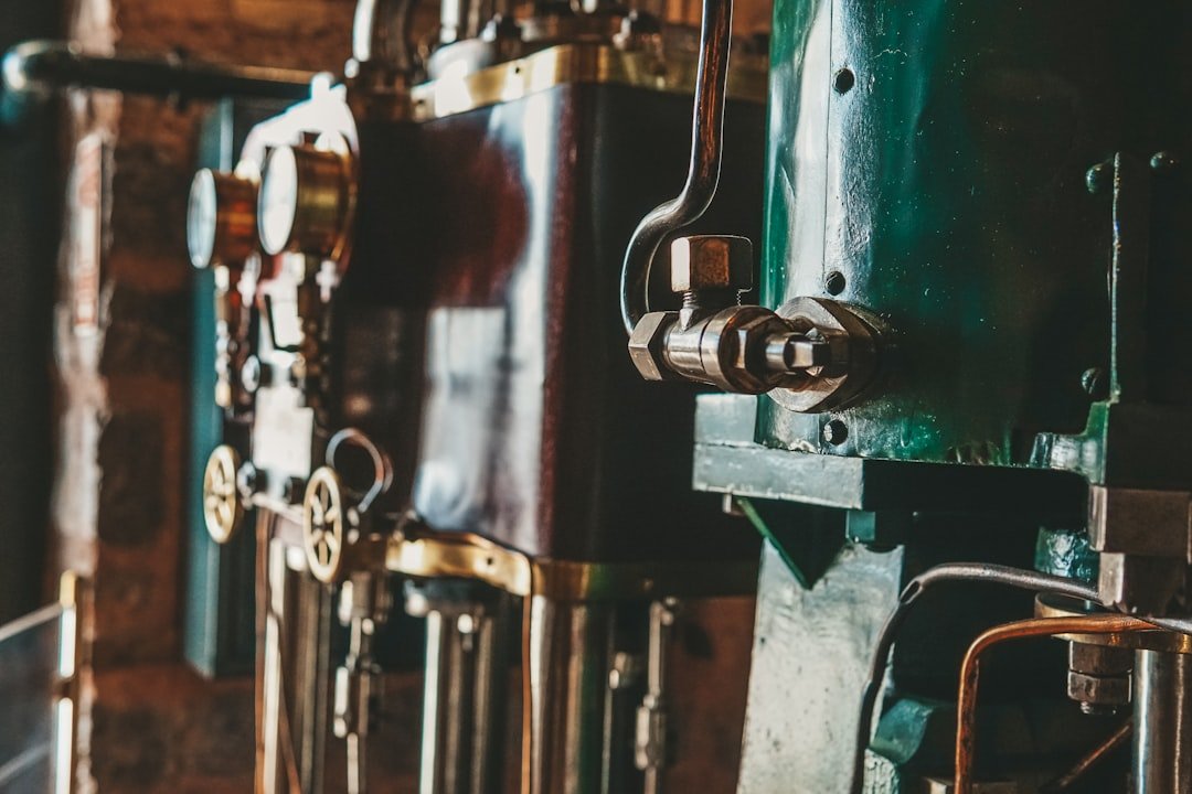 découvrez comment utiliser un double boiler pour faire fondre délicatement le chocolat, préparer des sauces ou cuire à la vapeur avec précision et simplicité.