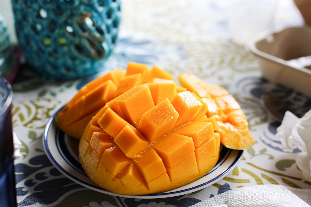 découvrez les bienfaits du peeling à la mangue, un soin naturel pour exfolier et revitaliser votre peau en douceur.