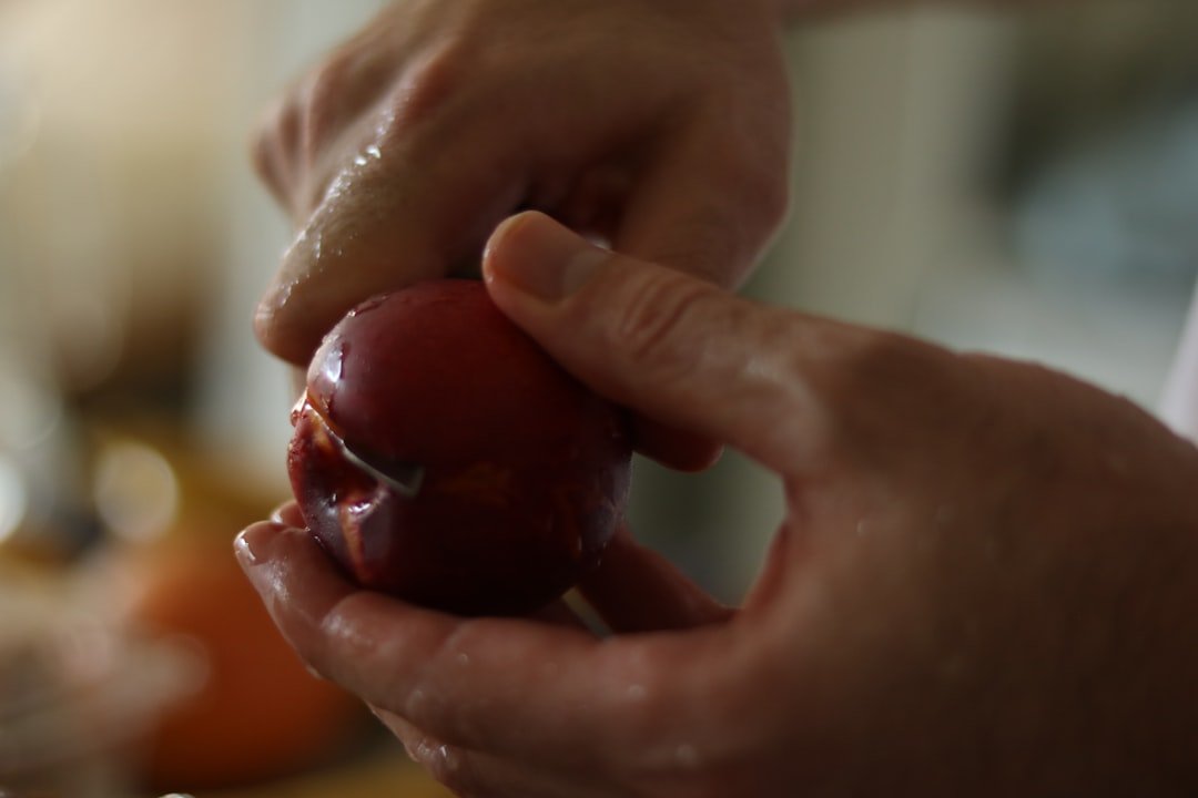 apprenez à éplucher facilement le poivron grâce à nos astuces simples et efficaces pour un résultat parfait en cuisine.