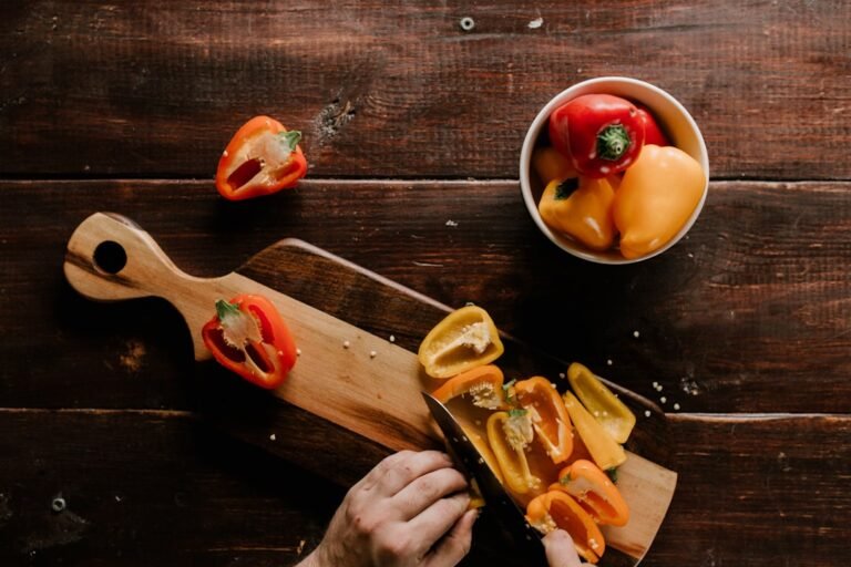 découvrez comment peler facilement un poivron pour vos recettes grâce à nos astuces simples et rapides.