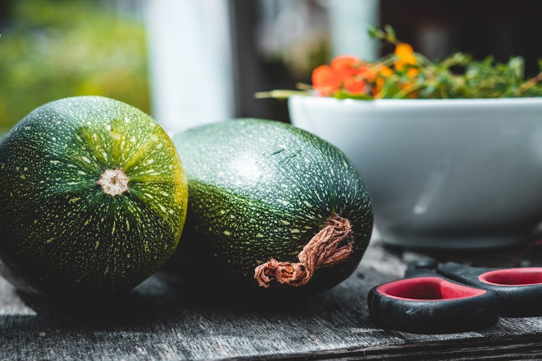 découvrez comment éplucher facilement la courgette grâce à nos astuces simples et rapides pour un résultat parfait à chaque fois.