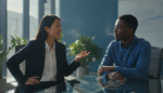 découvrez l'importance cruciale de la communication verbale et non-verbale dans les échanges quotidiens et professionnels, et comment elle influence la compréhension et les relations.