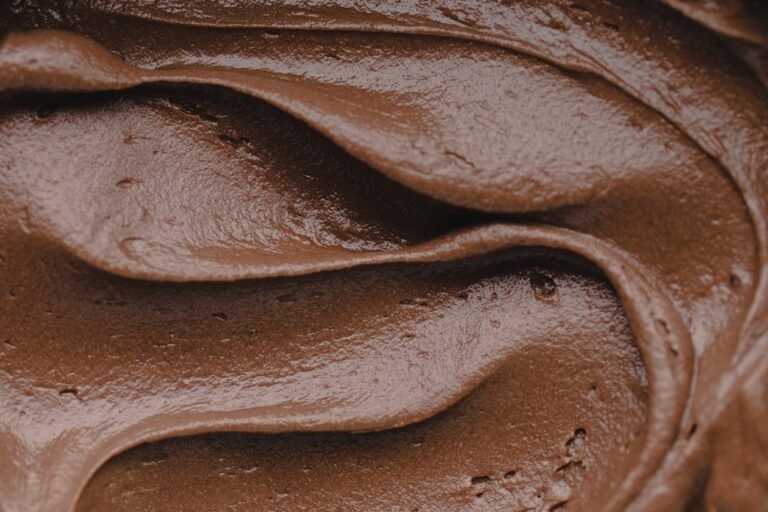 découvrez tout sur le chocolat : son histoire, ses variétés, ses bienfaits et des recettes gourmandes pour toutes les occasions.