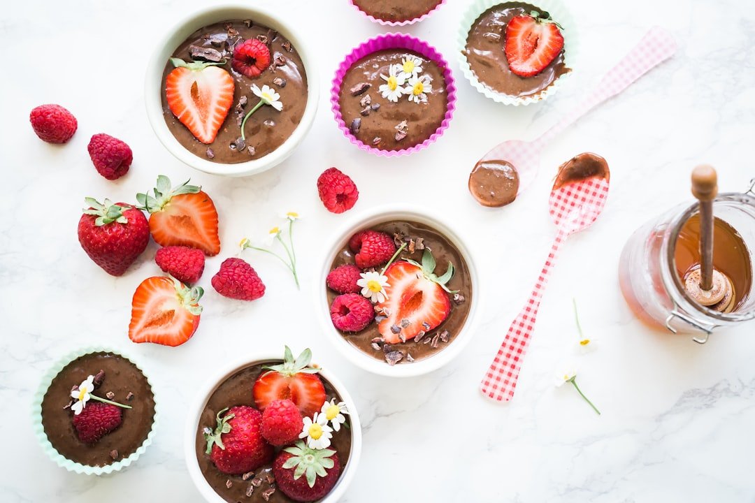 découvrez notre onctueux pudding au chocolat, une délicieuse douceur riche et crémeuse parfaite pour toutes les envies gourmandes.