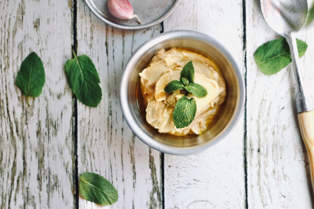 purée crémeuse de céleri et pommes de terre, délicieuse et facile à préparer pour accompagner vos plats.