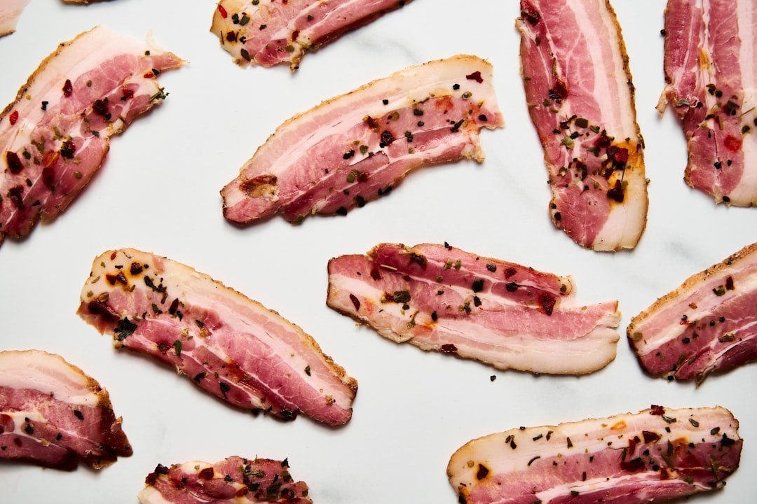 découvrez les méthodes efficaces pour préserver la saveur authentique du jambon et garantir sa fraîcheur et son goût optimal.