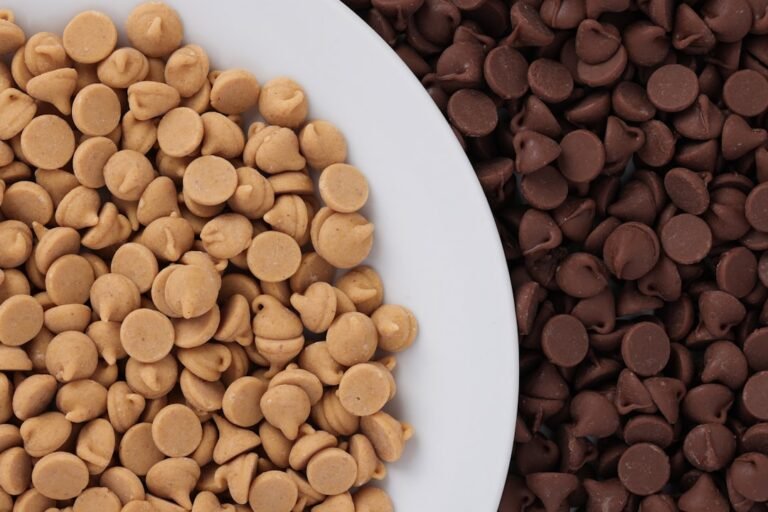 découvrez comment faire fondre du chocolat rapidement et facilement au micro-ondes pour des desserts gourmands et savoureux.