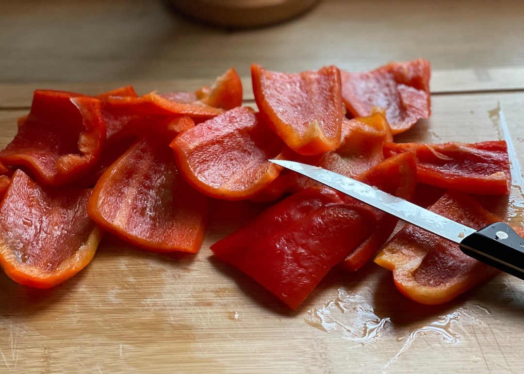 découvrez la technique du peeling au poivre pour exfolier et revitaliser votre peau en douceur, tout en éliminant les impuretés et en stimulant le renouvellement cellulaire.