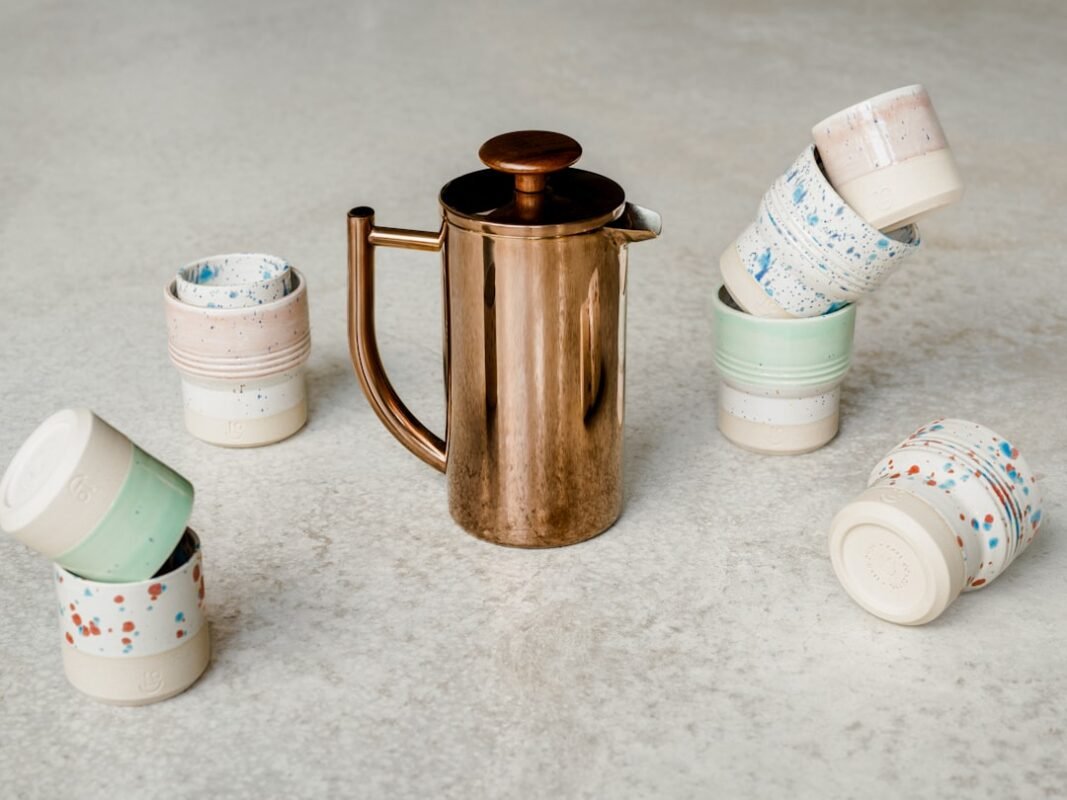 découvrez notre cafetière à percolateur pour un café riche et savoureux, idéal pour les amateurs de café authentique et traditionnel.
