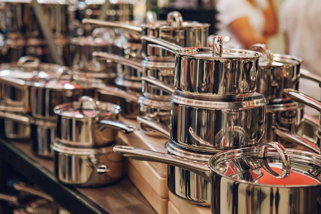 découvrez notre poêle en acier inoxydable, idéale pour une cuisson saine et durable. résistante, facile à nettoyer et conçue pour une performance optimale en cuisine.