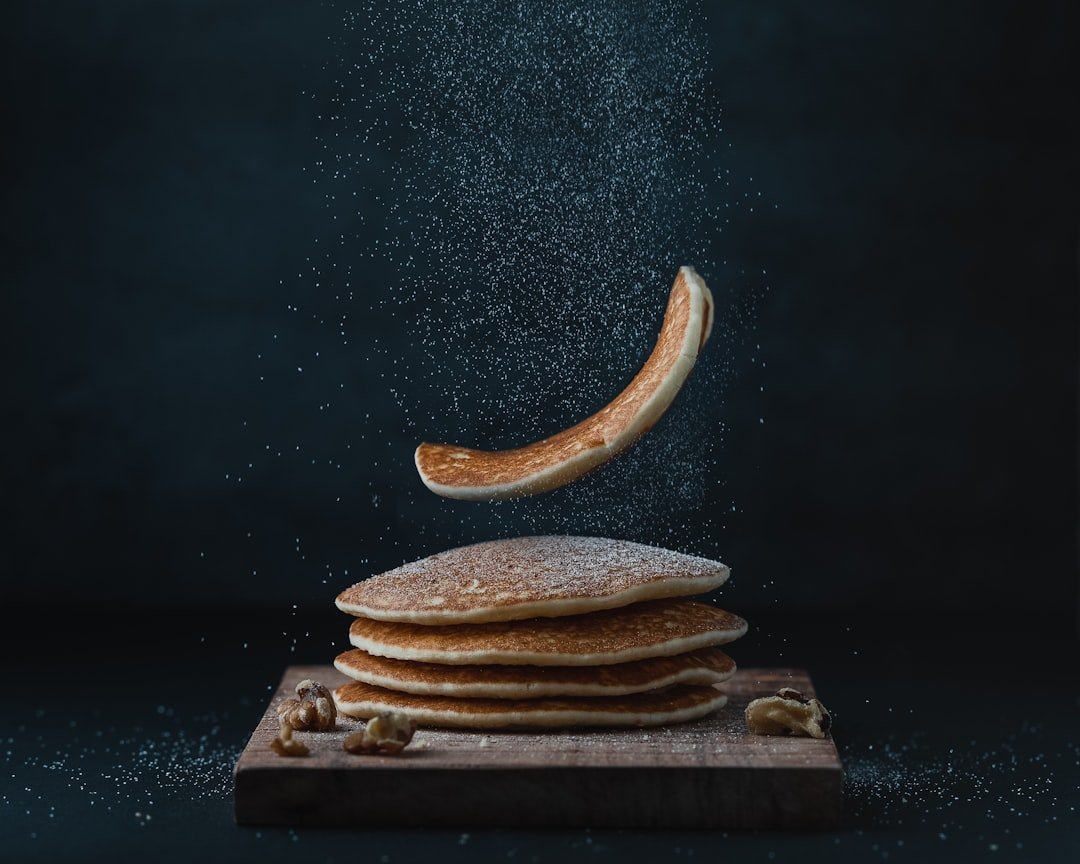 découvrez nos délicieuses crêpes, une recette traditionnelle française parfaite pour toutes les occasions. faciles à préparer et savoureuses, elles raviront petits et grands.