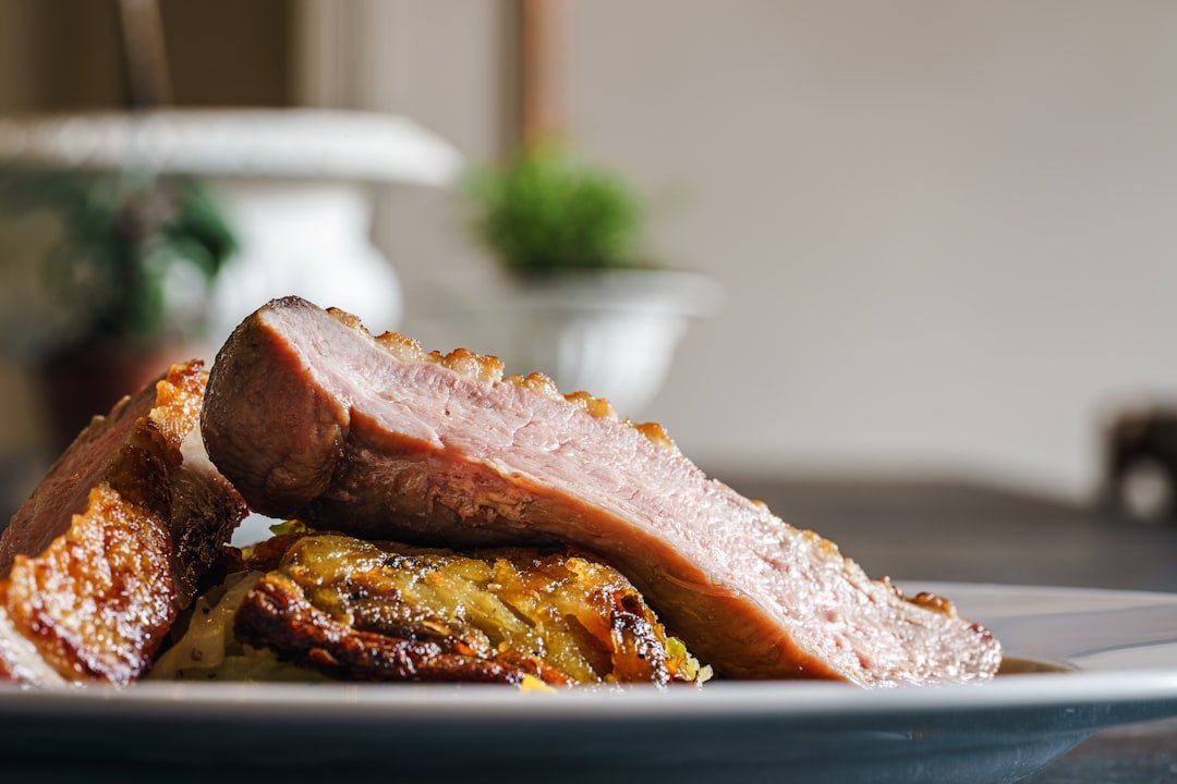 découvrez une recette savoureuse et facile de magret de canard, parfaite pour un repas élégant et gourmand.