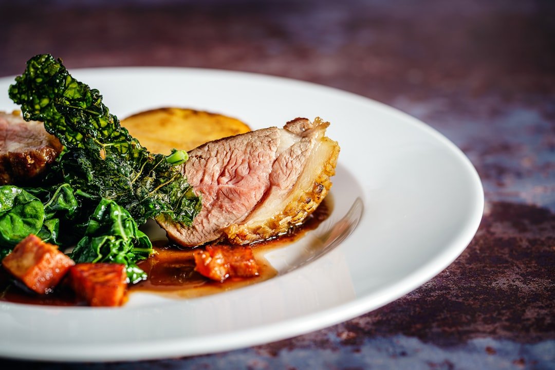 découvrez notre recette savoureuse de magret de canard, simple à préparer et parfaite pour un repas raffiné.